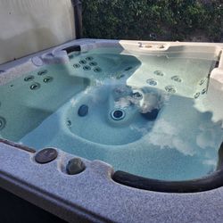 Vita Hot Tub