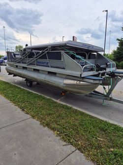 2001 starcraft  pontoon  24ft  90 horse power
