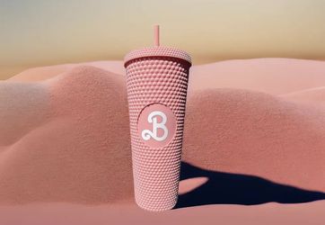 750Ml Barbie Pink Cup with Straw Barbies Movie Party