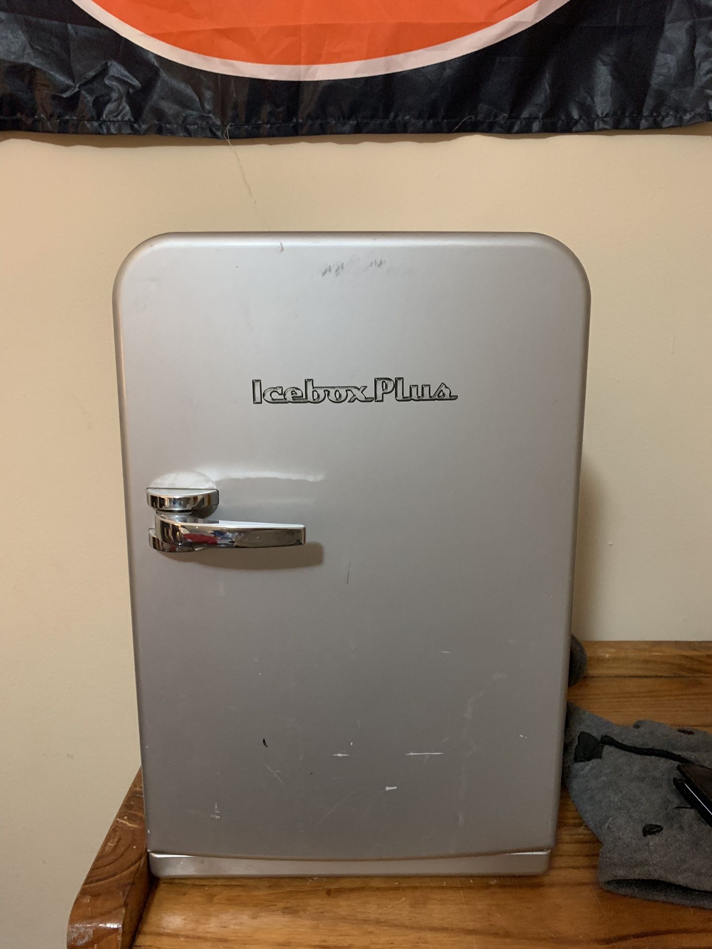 icebox plus mini fridge