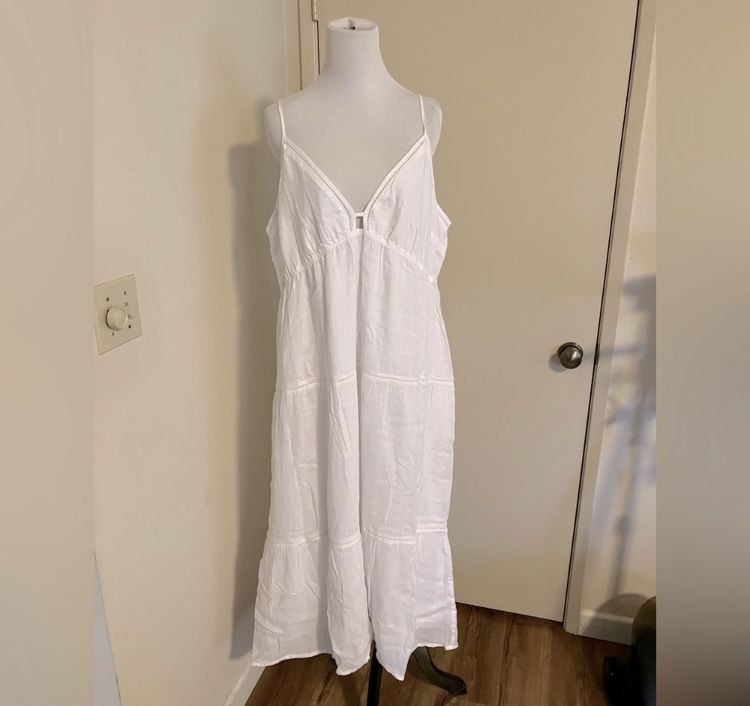 Rails Avril Linen Dress White Lace Detail Retail $228 Rails Avril Linen Dress White Lace Detail Retail $228