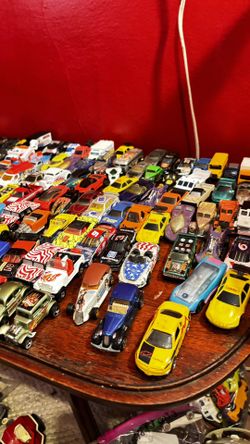 Hot Wheels  Lot Of 300 Cars!!!