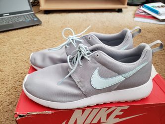 Nike women's shoes size 6.5 youth