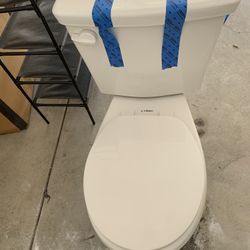 Western Pottery Low Flow Toilet Like New