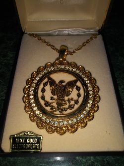 18kt Gold Plated Necklace & Medallion