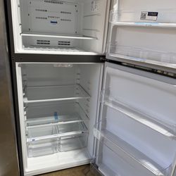 Vendo refrigerador Frigidaire con 4 meces de garantía