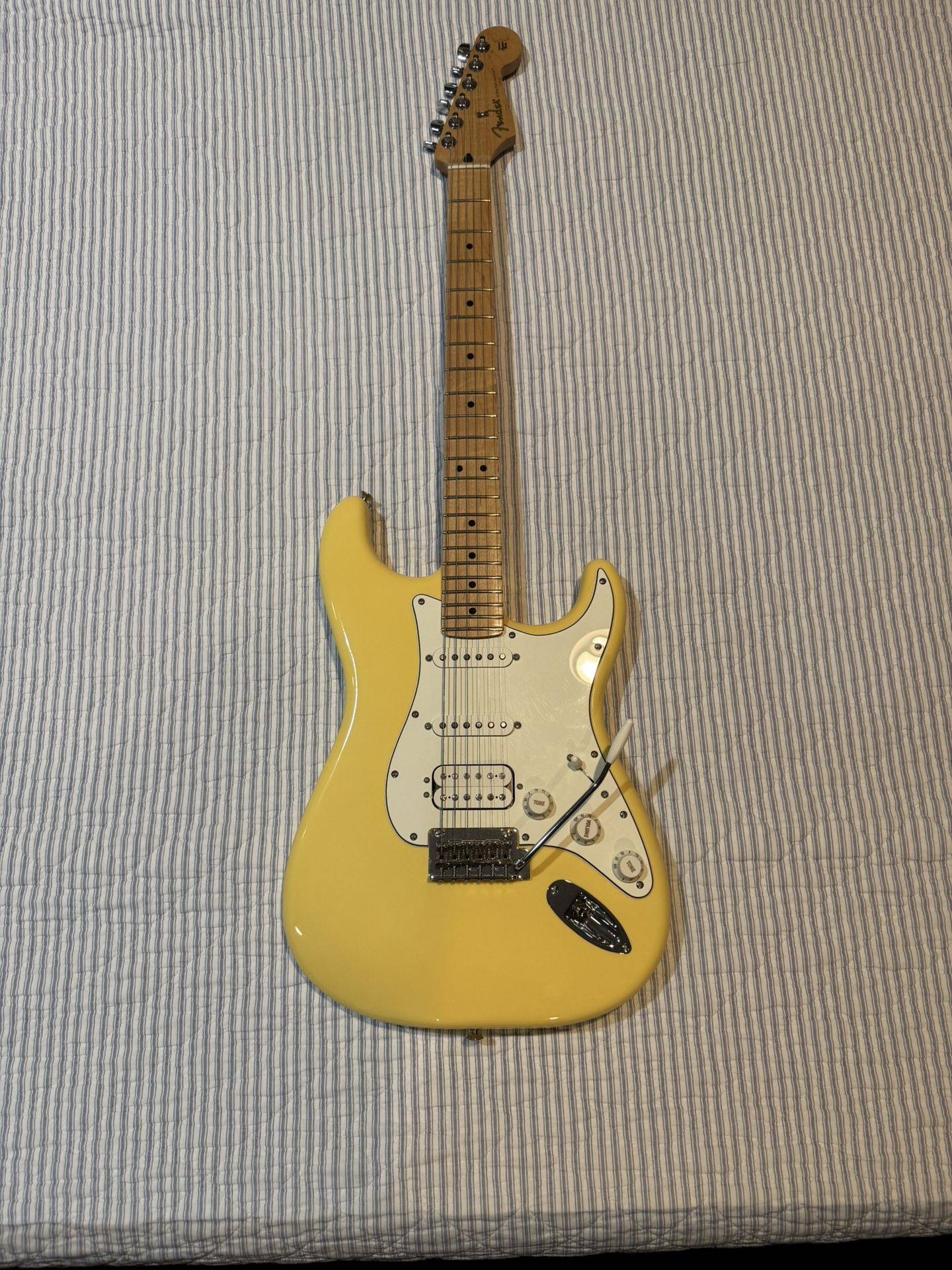  Fender Player Stratocaster HSS Guitar, Maple Fingerboard, Buttercream