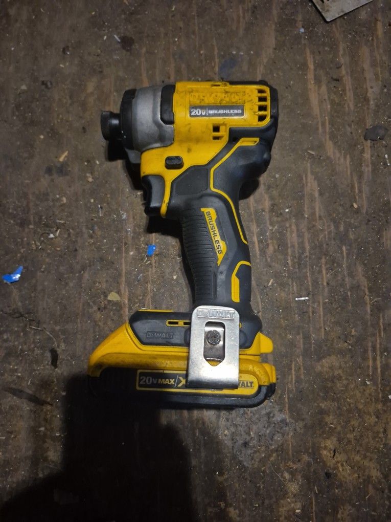 1/4  IMPACT DRIVER  