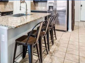 4 Bar Stools New In Box