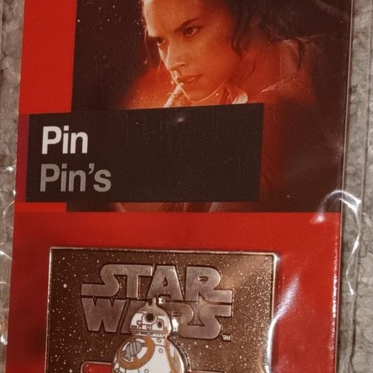 Star Wars The Force Awakens Trader Pin