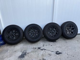 Set of 4 Black Alloy Wheels with All-Terrain Tires jeep gladiator