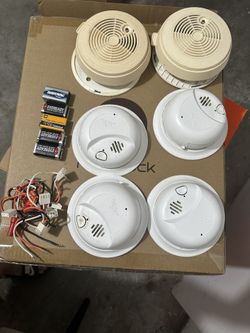 6 Smoke Detector 