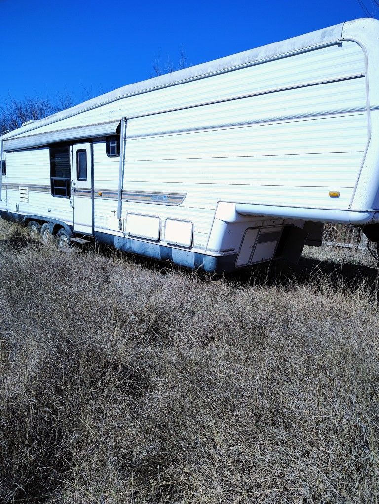 5th Wheel Trailer