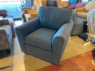 LA-Z-BOY Cashton Chair in Blue