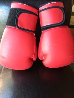 Boxing gloves