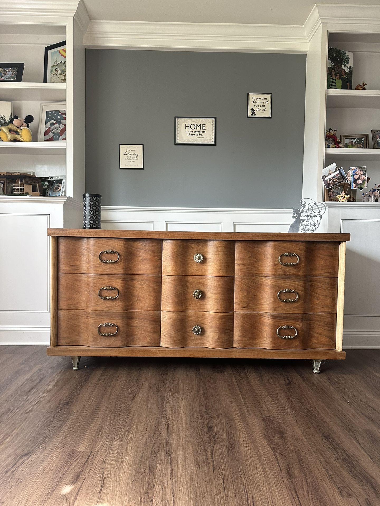 MCM Basset Dresser