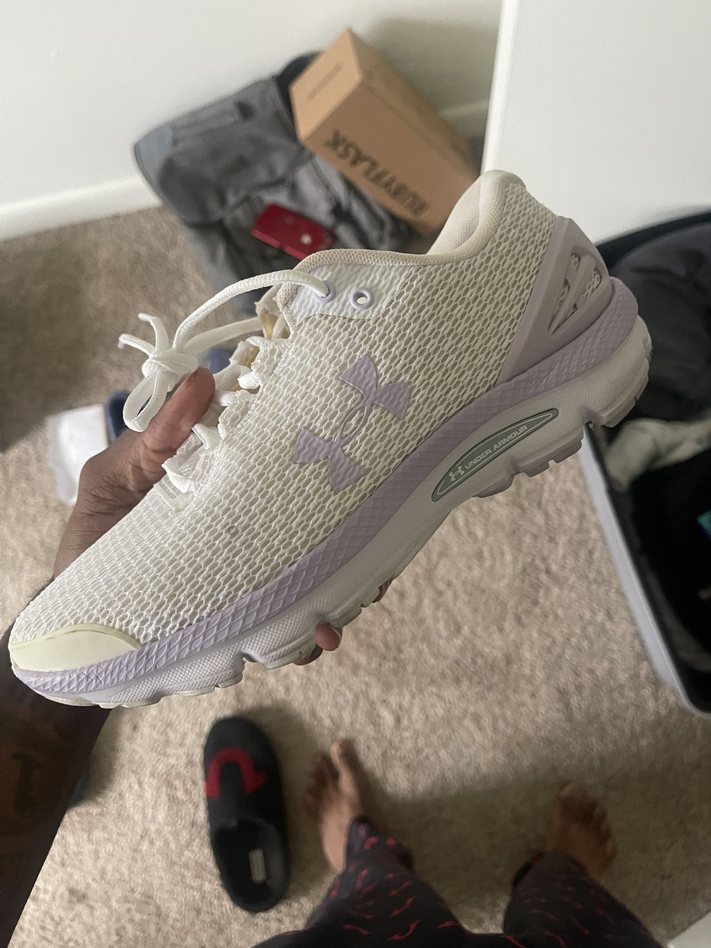 WMNS UA