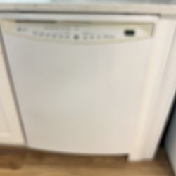 General Electric Dishwasher White 