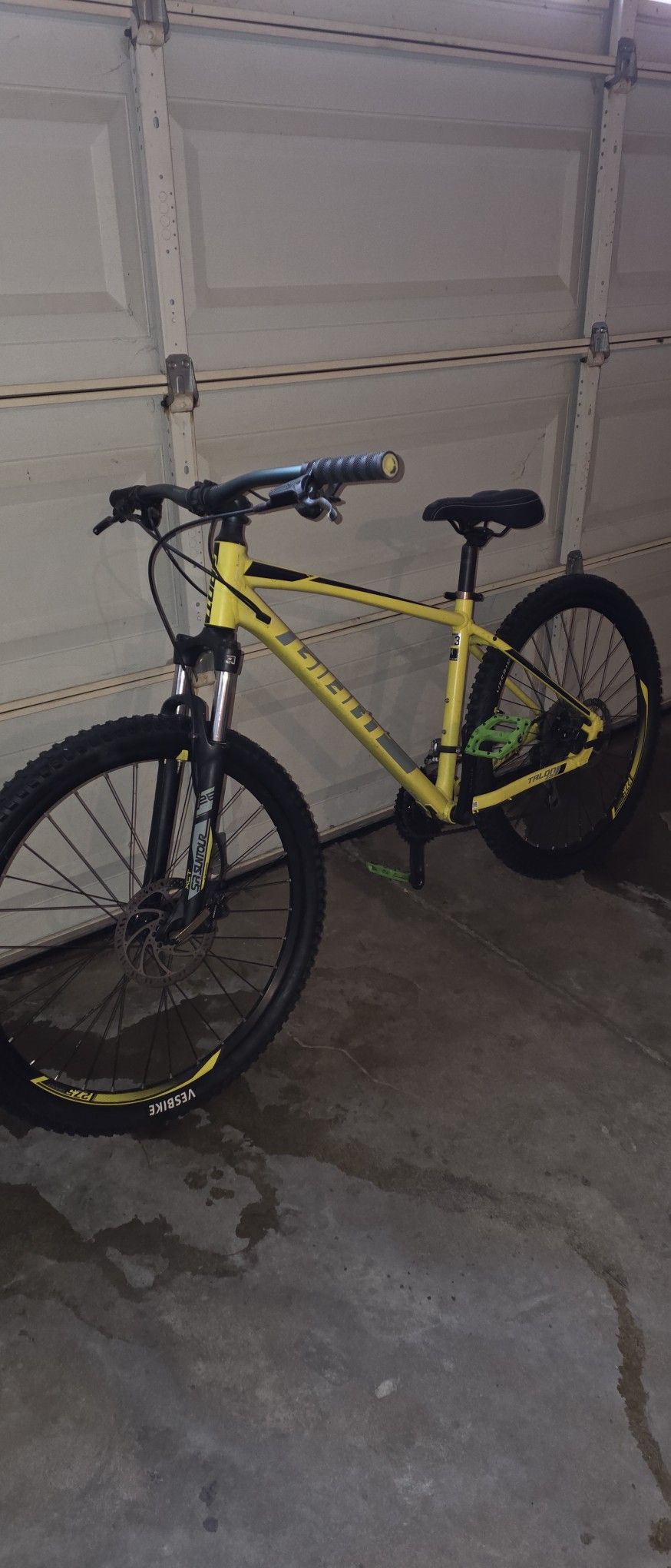 Giant Talon 3 Hardtail Mountain Bike