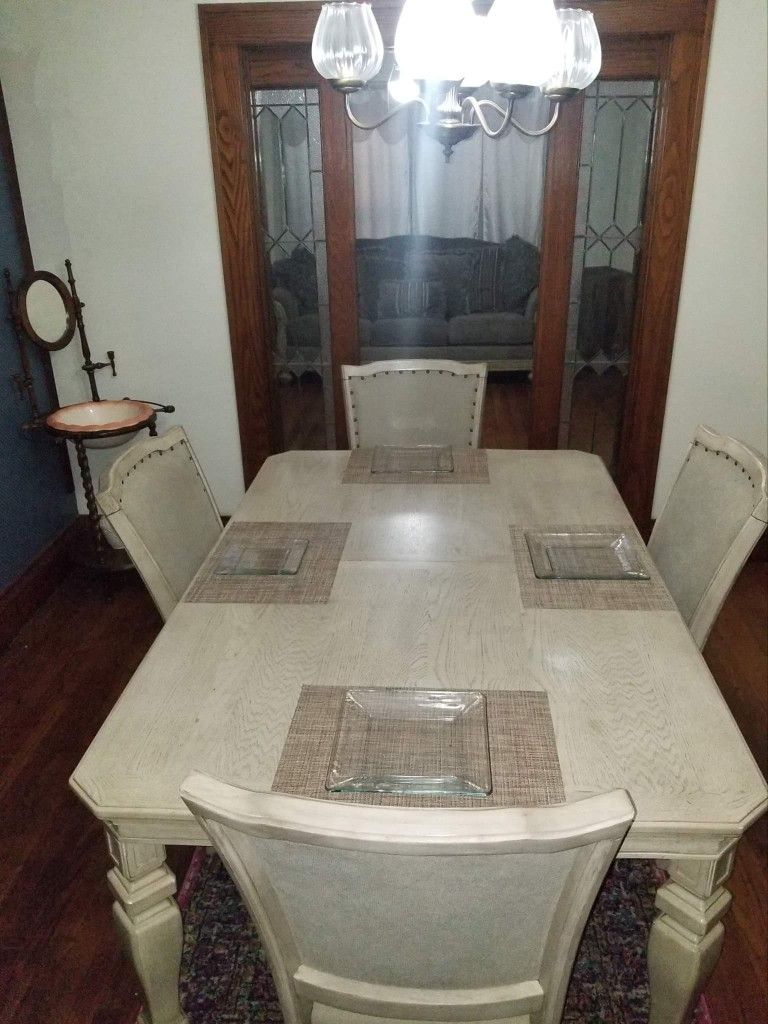 $220 Ashley Furniture Demarlos - Vintage White Dining Room w/ Extension Table
