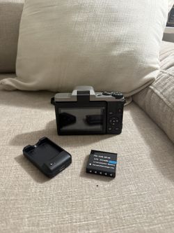 4K Digital Camera w/ Flip Screen
