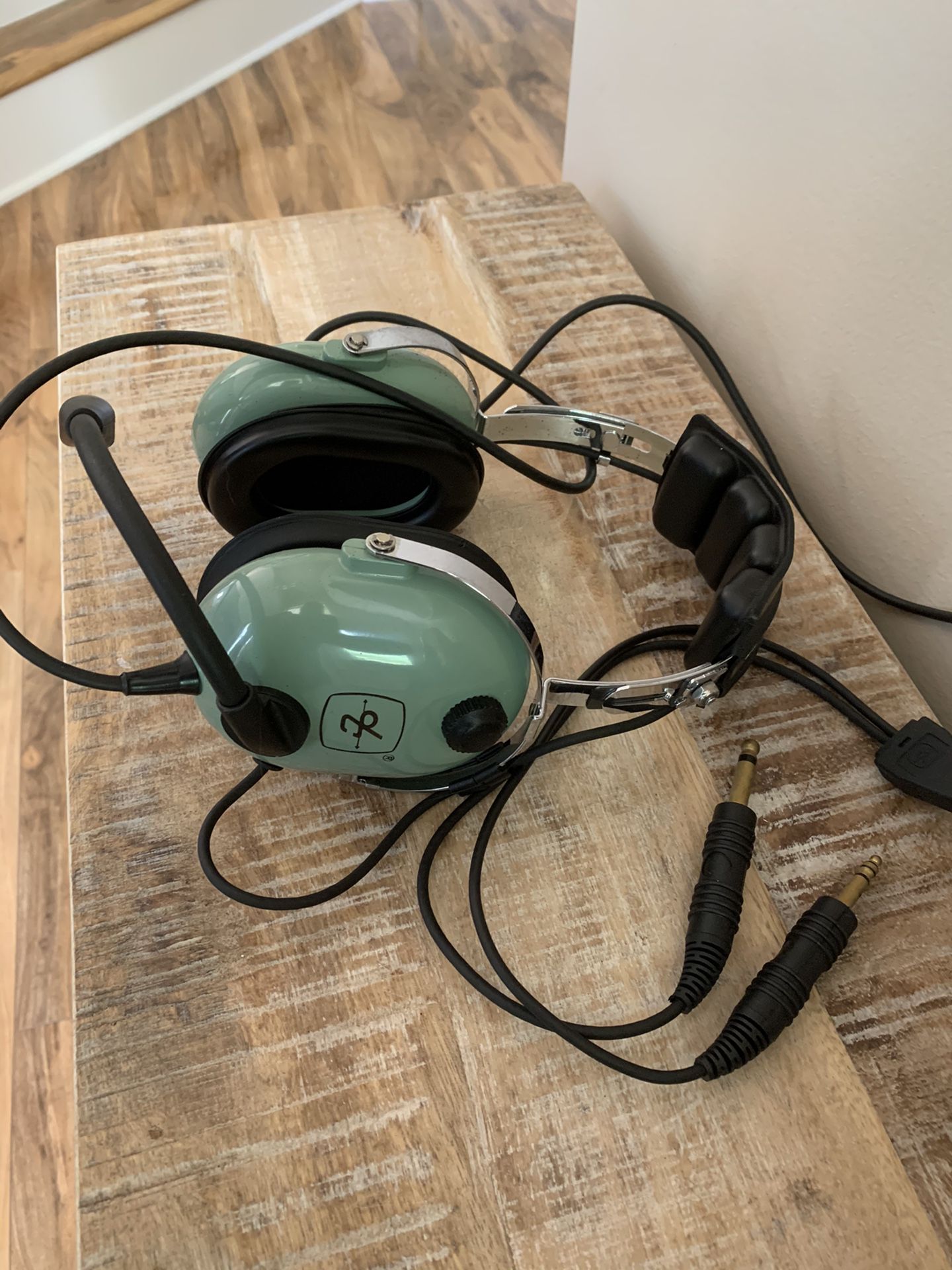 David Clark’s H10-20 Aviation Headset with advance noise cancellation