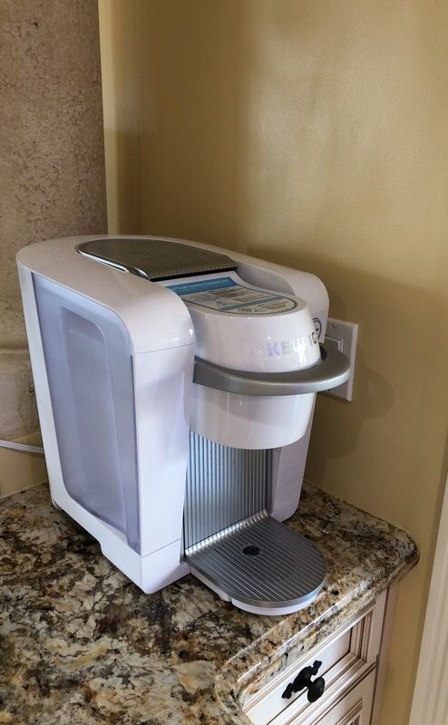 Rare Keurig Kold with over 200 soda pods!!