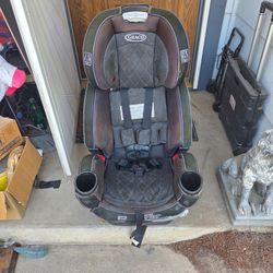 Graco Convertible car seat!
