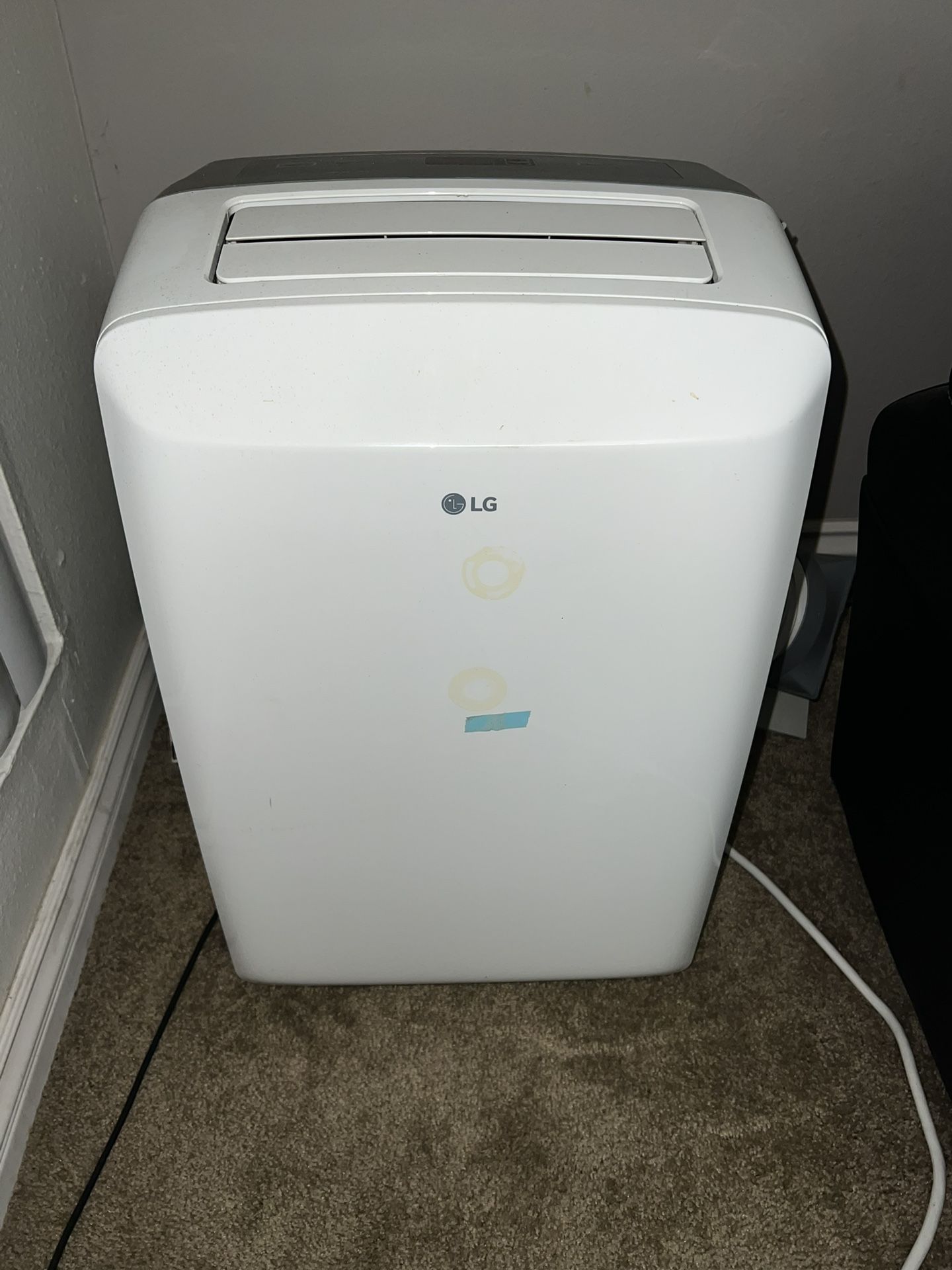 Free LG Portable AC (Not Cooling)