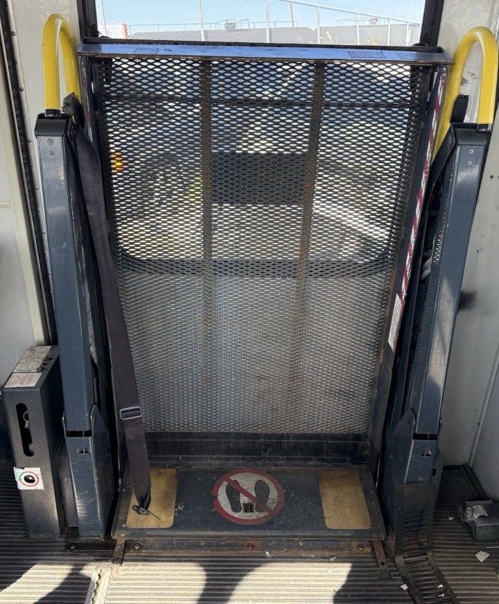 Recon S Series Wheelchair Lift