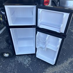 Insignia Mini Fridge 