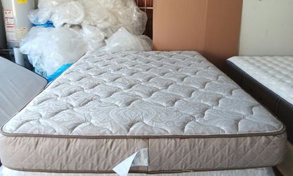 Queen Size Mattress (Colchón Queen Size)