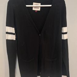 black and white cardigan with pockets 