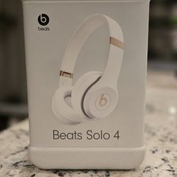 Beats Solo 4