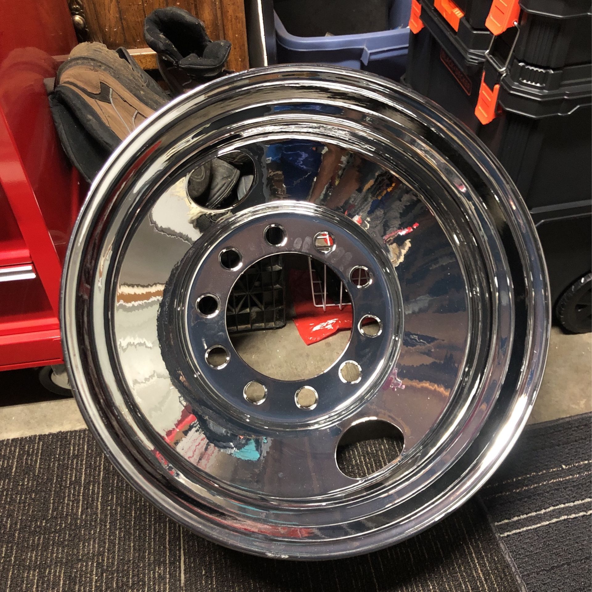 New 24.5 X(4) Chrome steel rims with Caps