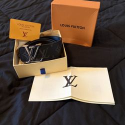 1:1 Louis Vuitton black belt with silver LV buckle