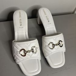 Anne Klein Women's Kendra Heel Slipper (Color: White, Size: 9.5 M)