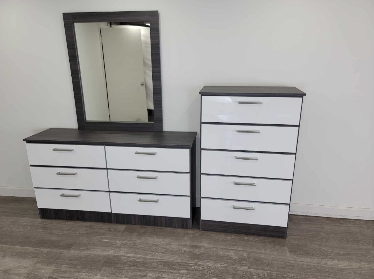 Dresser Whit Mirror And Chest - Cómoda Con Espejo Y Gavetero