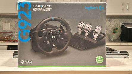 Logitech G923 Racing Wheel + Pedals (Xbox/PC) 