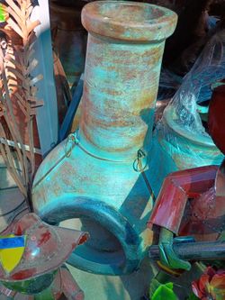 NEW COLORFUL CLAY CHIMINEAS! 🔥
Add a beautiful splash of color to your backyard, patio, or outdoor living space!
✅ Approx. 3 ft. 9 in. tall
✅ Colorfu