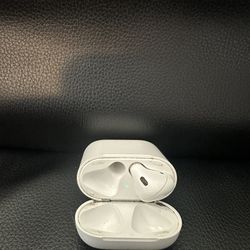 Apple AirPod With Charging Case 2nd Generation - ****LEFT AIRPOD ONLY****