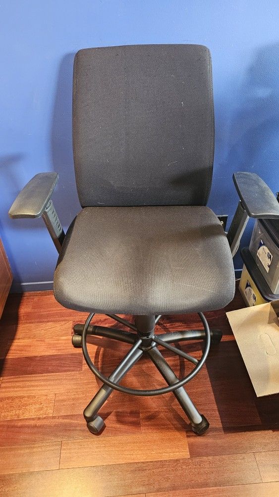 Tall Office Chair / Shop Stool With Adjustable Height (Black)