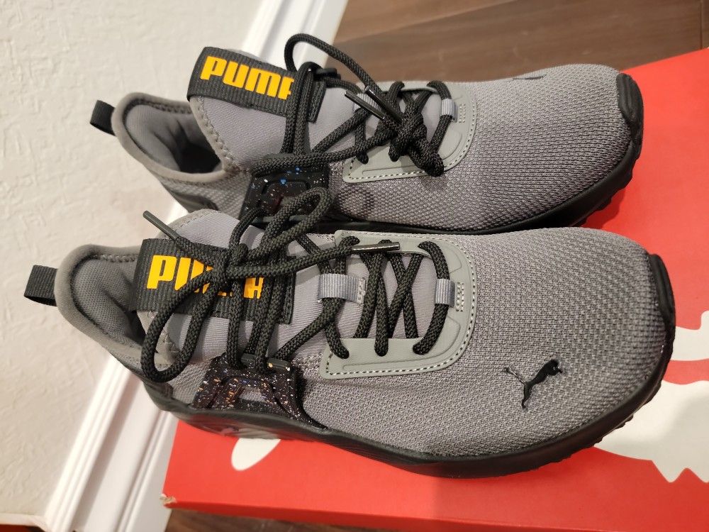 Puma Juniors Puma Shoes Size 7 NWT