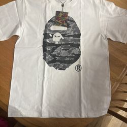Brand New size Medium BAPE T-shirt White 
