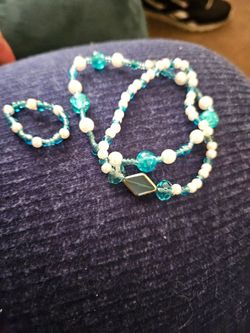 Bracelets(glass beaded)