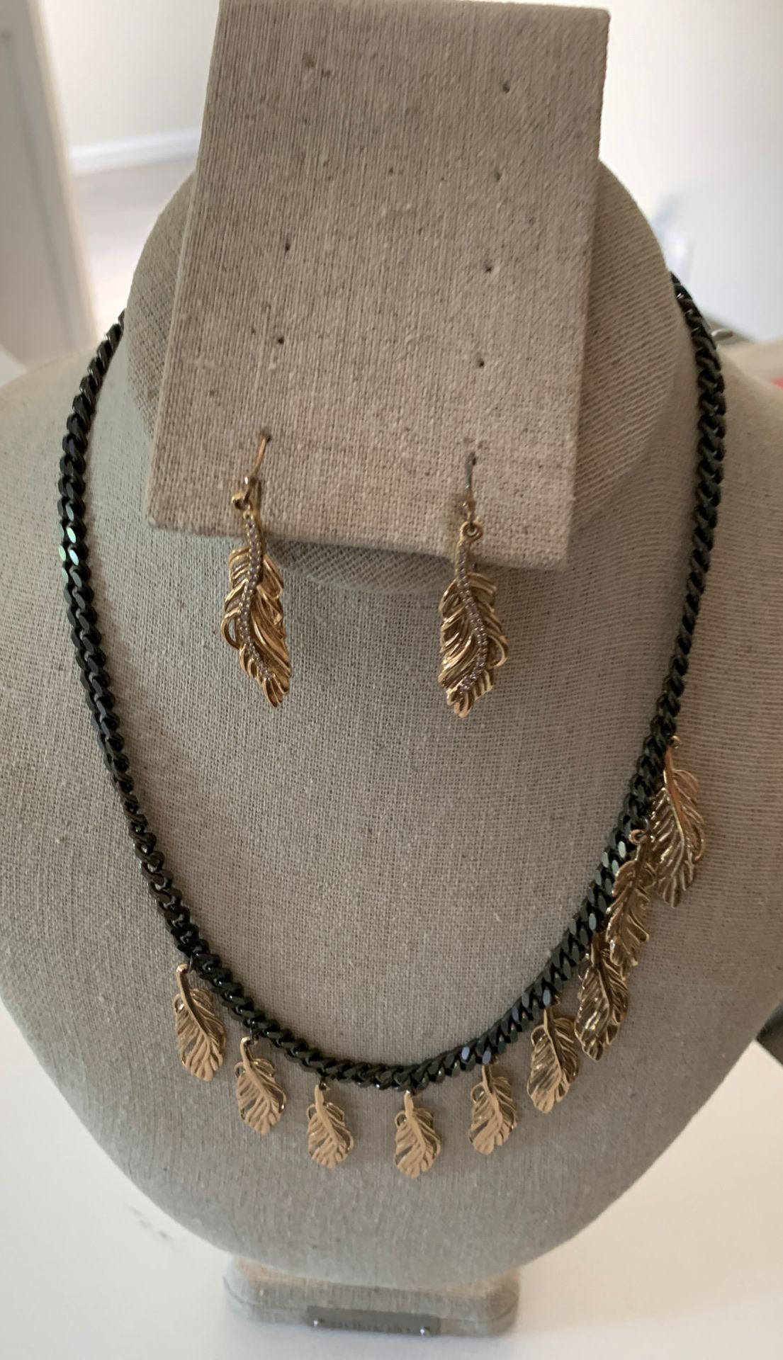 NEW Stella & Dot Necklace/Earring set