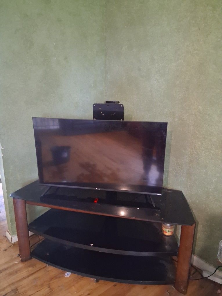 43 Inch Hisense Smart TV and Stand