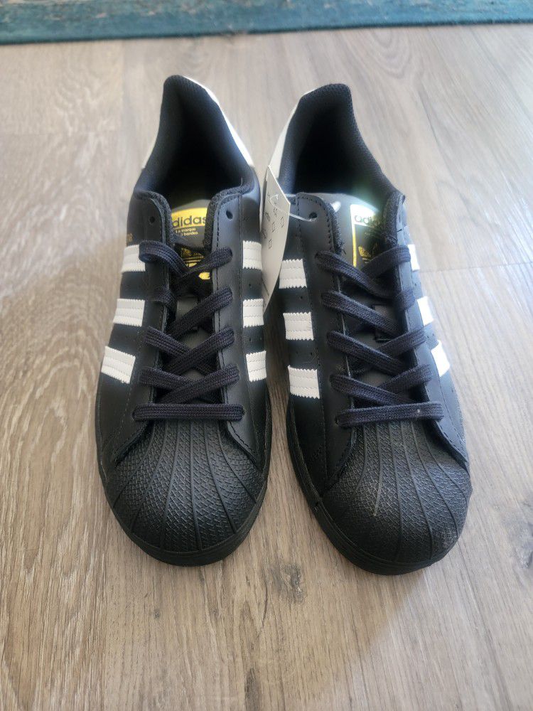 ADIDAS SHELL TOES for Sale in Sacramento, CA - OfferUp