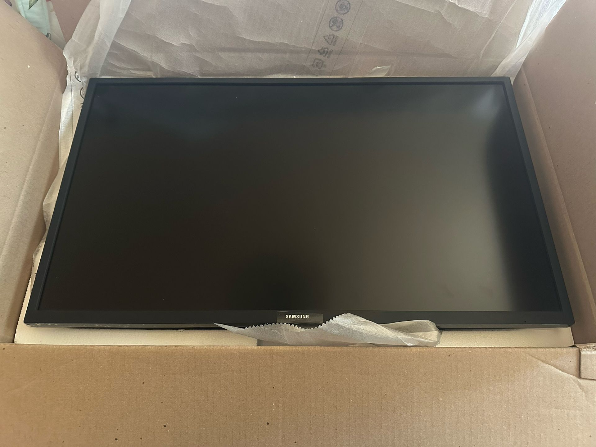 Samsung Monitor 4k UHD 32 Inches