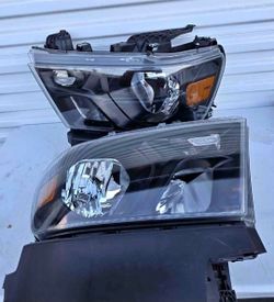 19-24 Ram Headlights Luces Micas
Calaveras Faros Faroles Focos Headlamps